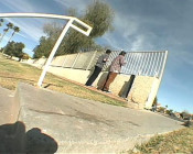 Tailslide na "broken arm"
