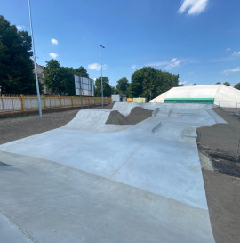 Betonowy skatepark w Pleszewie