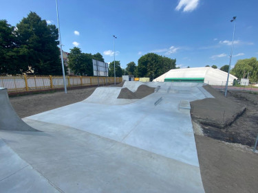 Betonowy skatepark w Pleszewie