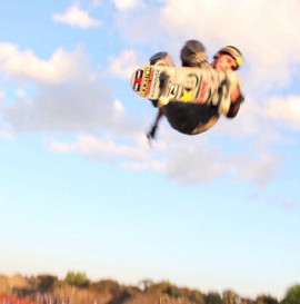 Elliot Sloan First Ever 900 Tailgrab on Mini-Mega Ramp