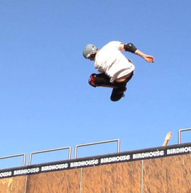 ELLIOT SLOAN NAILS THE CAB 720 HEELFLIP!!