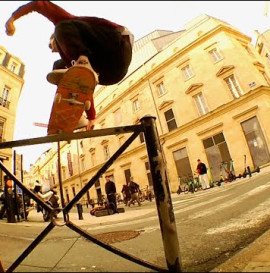 LES CHÂTELAINS - MAGENTA SKATEBOARD