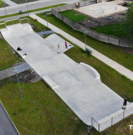 Skatepark betonowy w Chęcinach