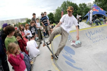 Skateparki do zimy na osiedlach Bydgoszczy.