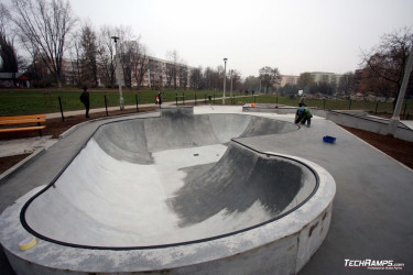 Skateplaza betonowa w Krakowie - Techramps.com